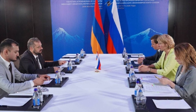  Գևորգ Պապոյանն Ալմաթիու հանդիպել է ՌԴ գյուղատնտեսության նախարարի հետ։